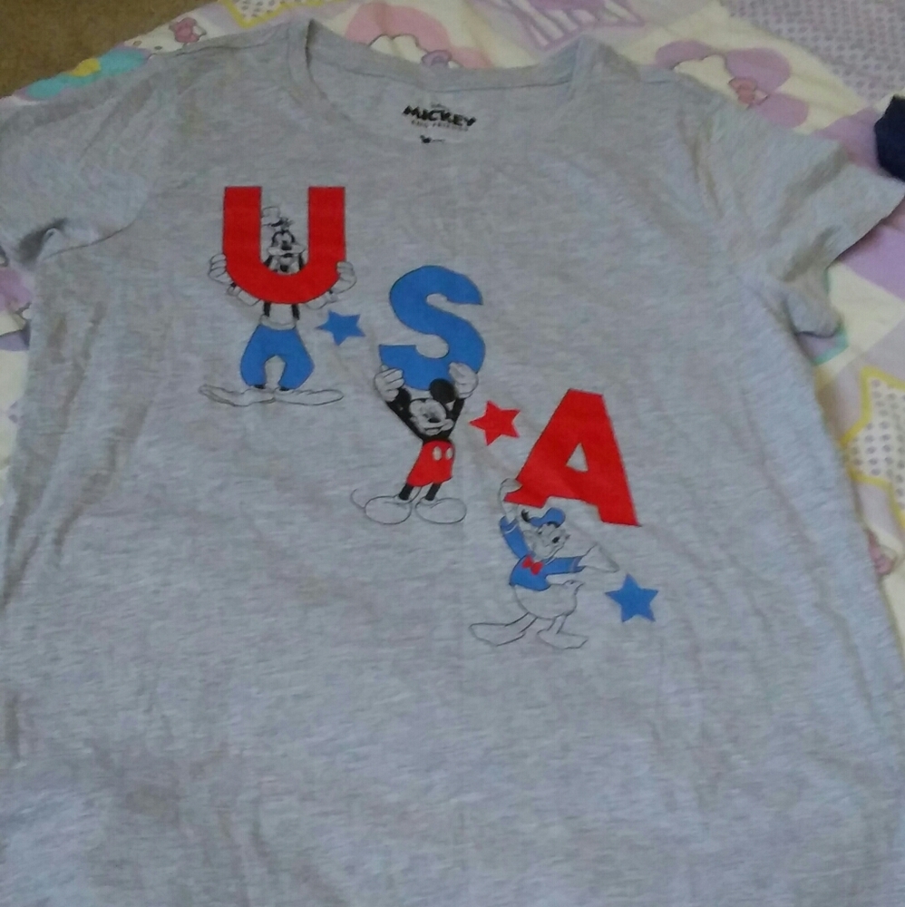 Mickey and Friends Disney patriotic t shirt nwt
